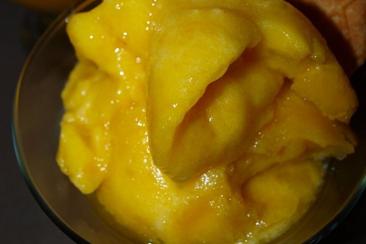Préparer simplement un sorbet mangue-ananas